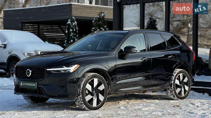 Внедорожник / Кроссовер Volvo XC60 2024 в Киеве