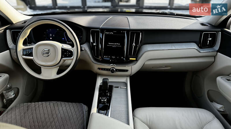 Внедорожник / Кроссовер Volvo XC60 2024 в Киеве
