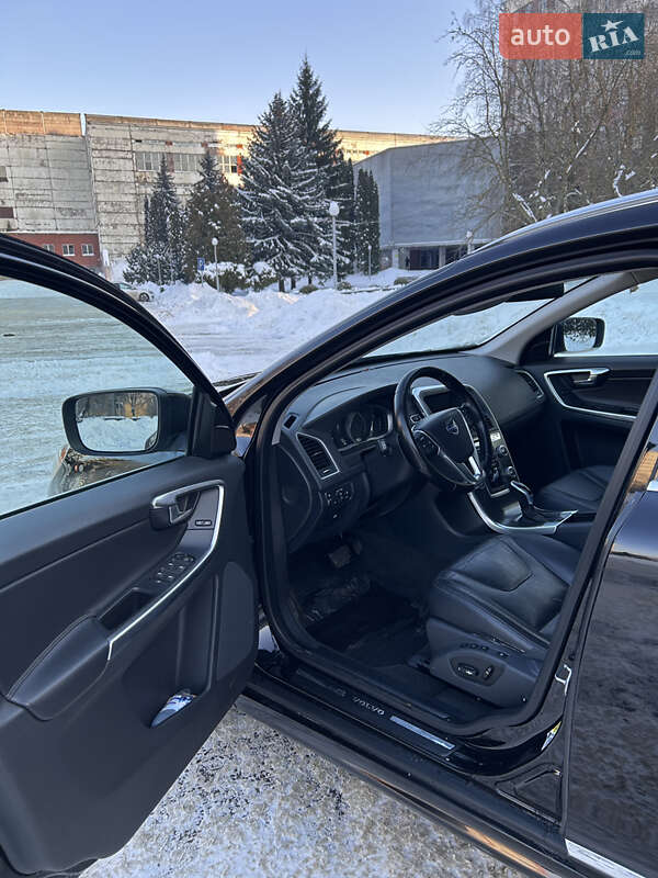 Внедорожник / Кроссовер Volvo XC60 2015 в Ровно