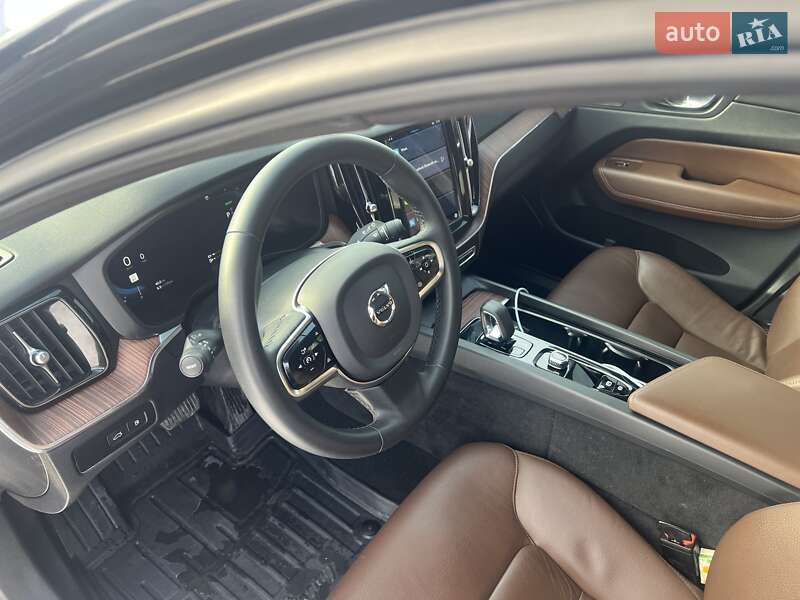 Внедорожник / Кроссовер Volvo XC60 2022 в Бершади