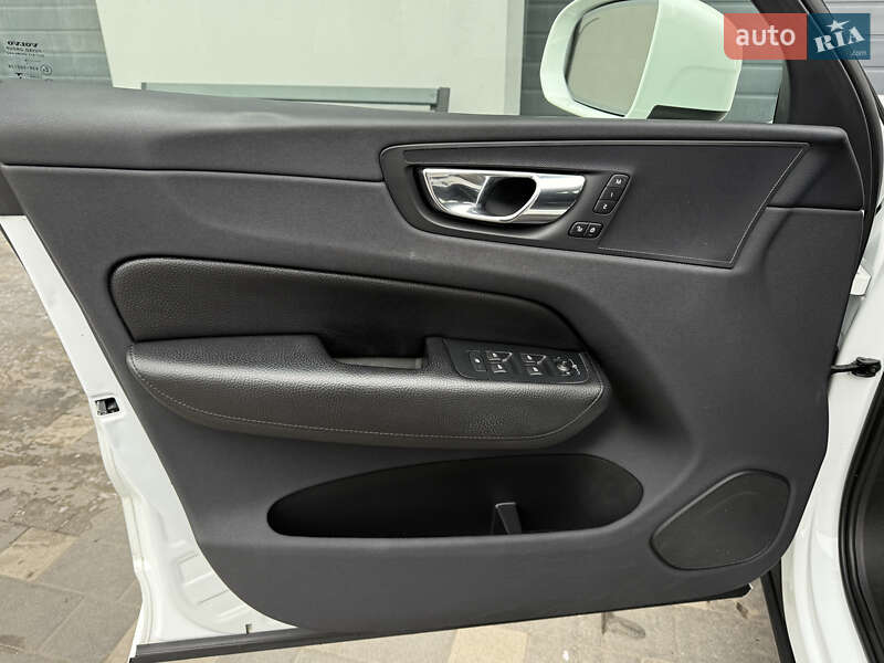 Внедорожник / Кроссовер Volvo XC60 2019 в Дрогобыче