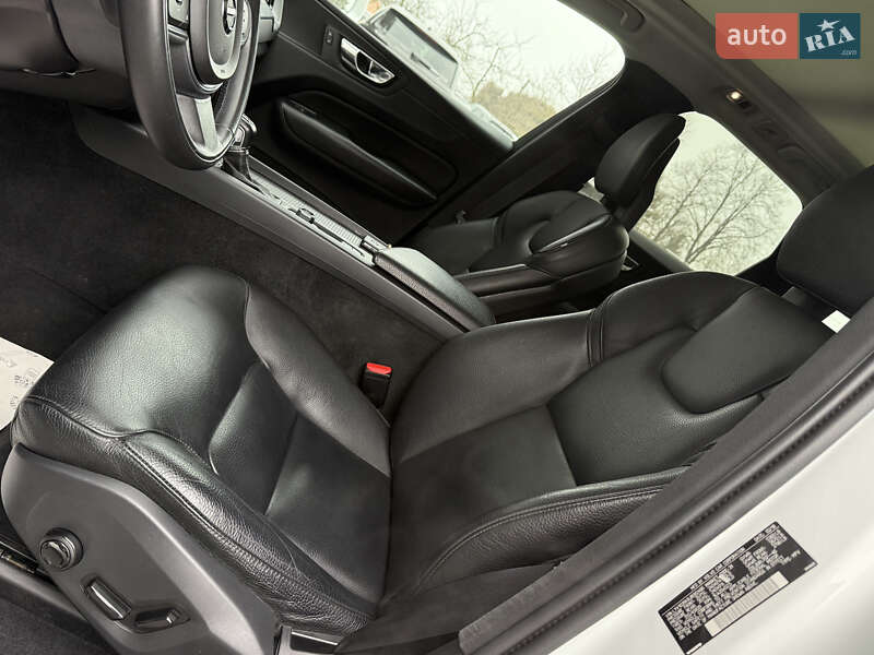 Внедорожник / Кроссовер Volvo XC60 2019 в Дрогобыче