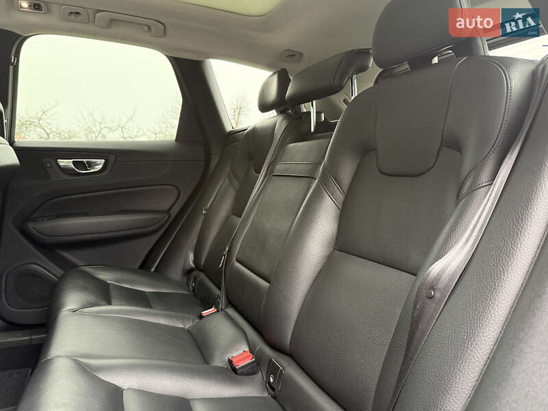 Внедорожник / Кроссовер Volvo XC60 2019 в Дрогобыче