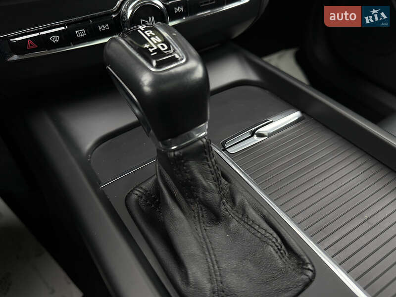 Внедорожник / Кроссовер Volvo XC60 2019 в Дрогобыче