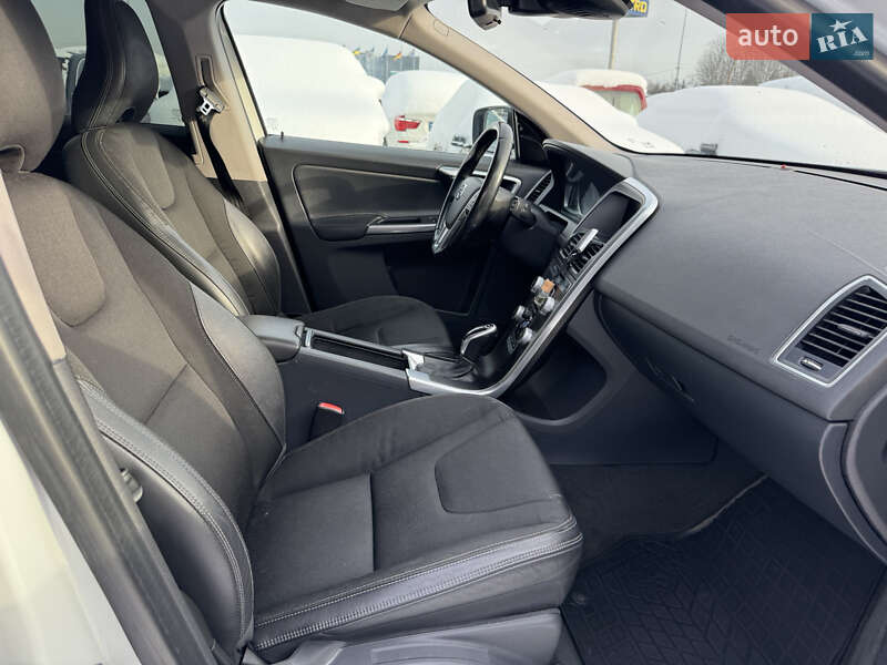 Внедорожник / Кроссовер Volvo XC60 2015 в Львове фото 18 Внедорожник / Кроссовер Volvo XC60 2015 в Львове