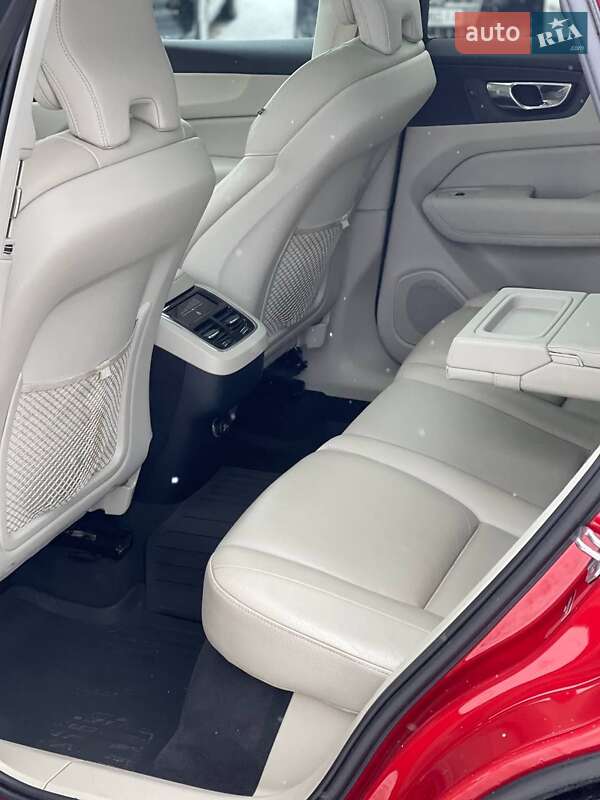 Внедорожник / Кроссовер Volvo XC60 2018 в Киеве фото 19 Внедорожник / Кроссовер Volvo XC60 2018 в Киеве