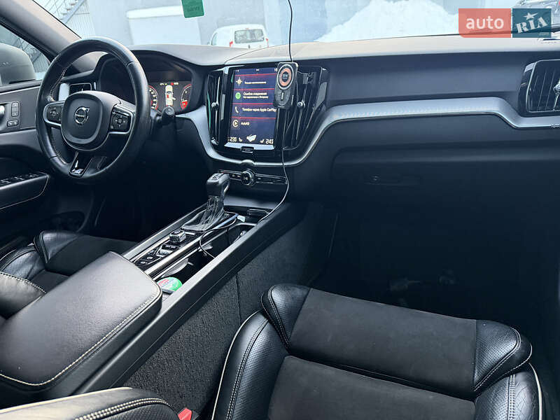 Внедорожник / Кроссовер Volvo XC60 2017 в Ровно