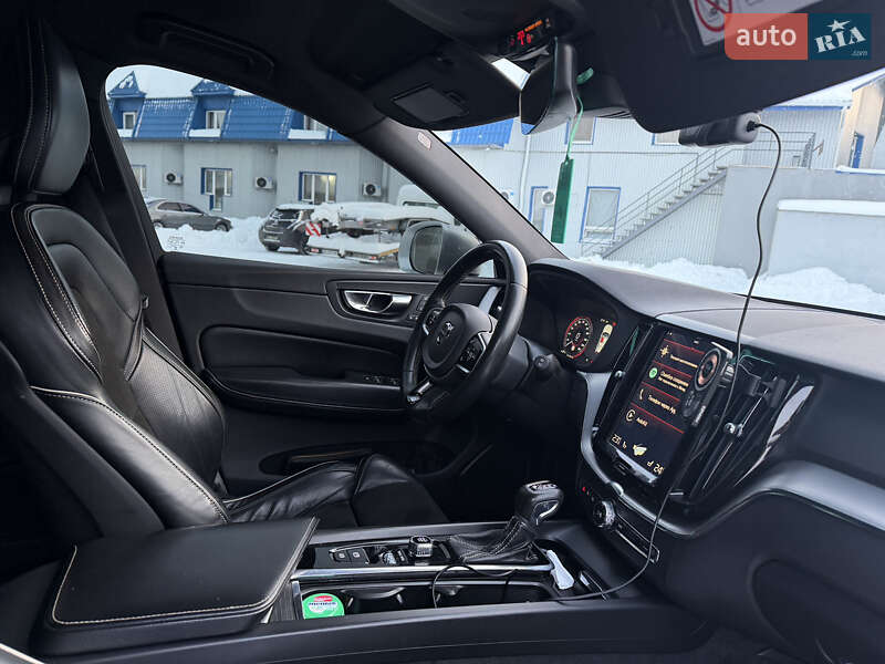 Внедорожник / Кроссовер Volvo XC60 2017 в Ровно