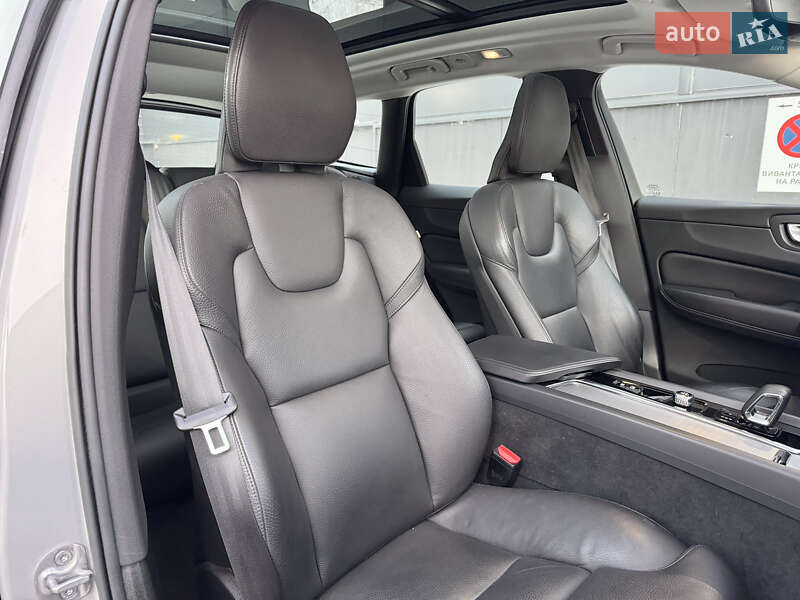 Внедорожник / Кроссовер Volvo XC60 2022 в Киеве