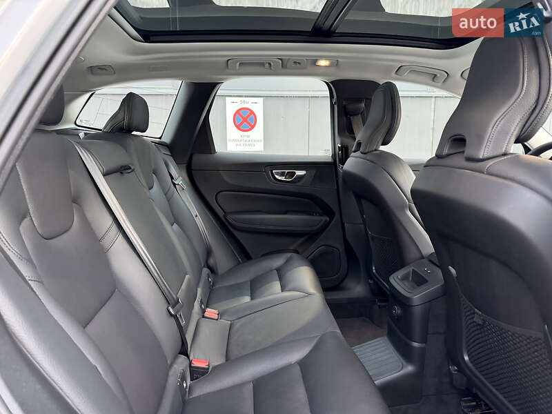 Внедорожник / Кроссовер Volvo XC60 2022 в Киеве