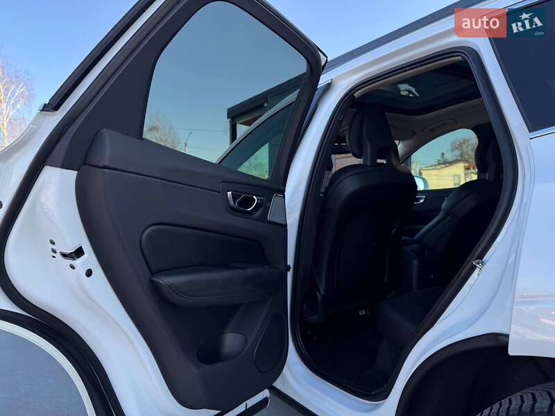 Внедорожник / Кроссовер Volvo XC60 2018 в Ровно