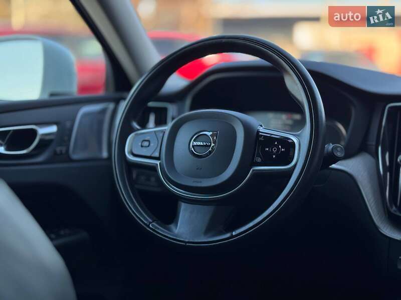 Внедорожник / Кроссовер Volvo XC60 2018 в Ровно