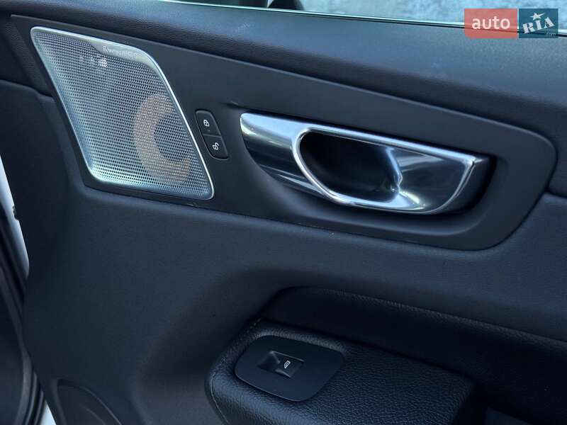 Внедорожник / Кроссовер Volvo XC60 2018 в Ровно