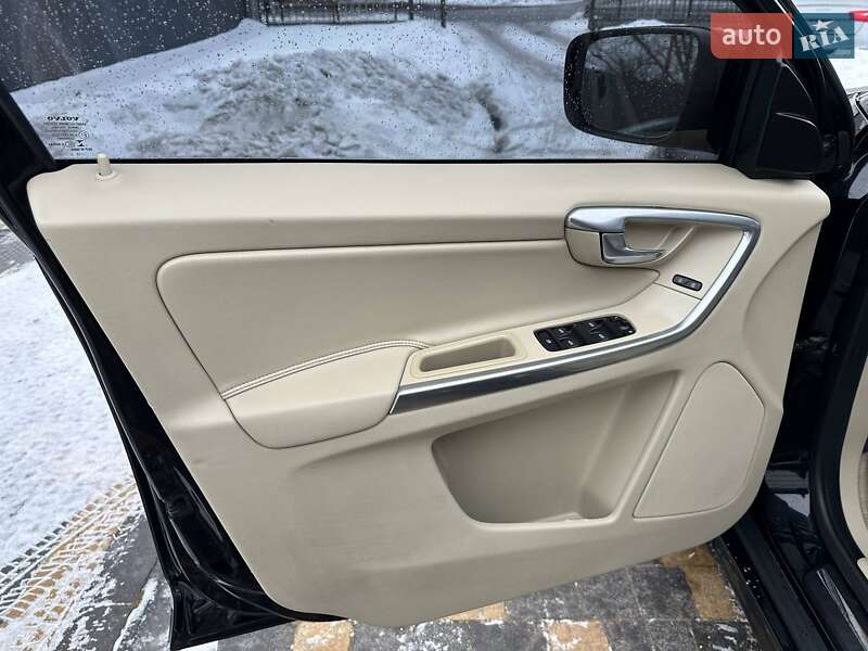 Внедорожник / Кроссовер Volvo XC60 2016 в Львове фото 20 Внедорожник / Кроссовер Volvo XC60 2016 в Львове