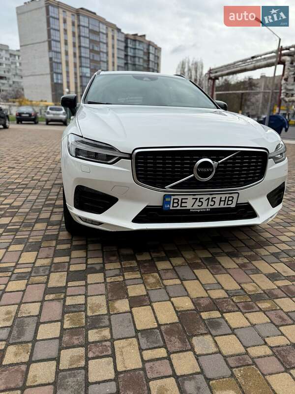 Внедорожник / Кроссовер Volvo XC60 2019 в Киеве