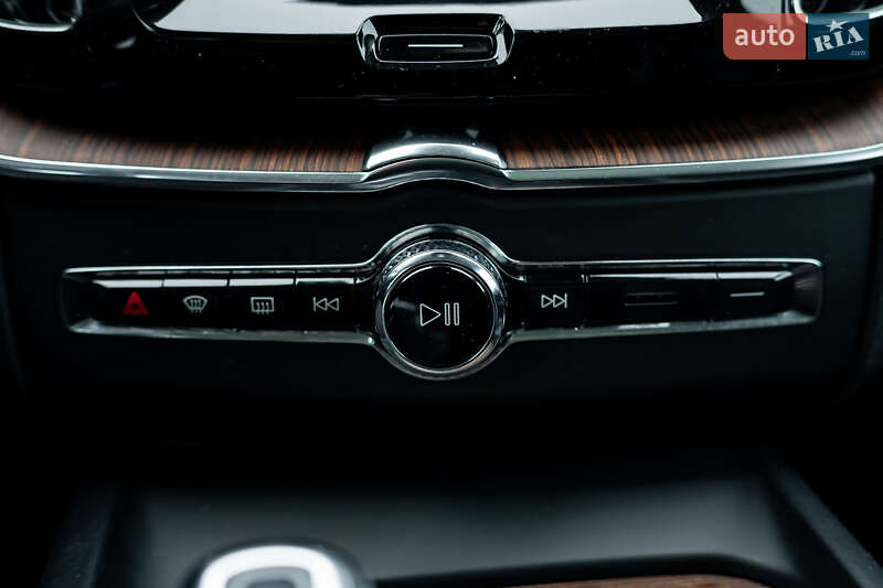 Внедорожник / Кроссовер Volvo XC60 2018 в Киеве фото 39 Внедорожник / Кроссовер Volvo XC60 2018 в Киеве