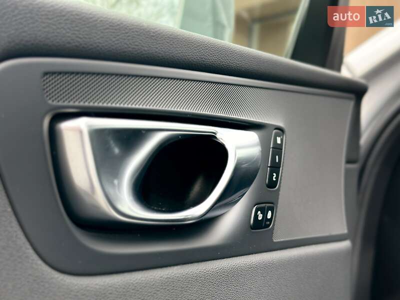 Внедорожник / Кроссовер Volvo XC60 2023 в Одессе