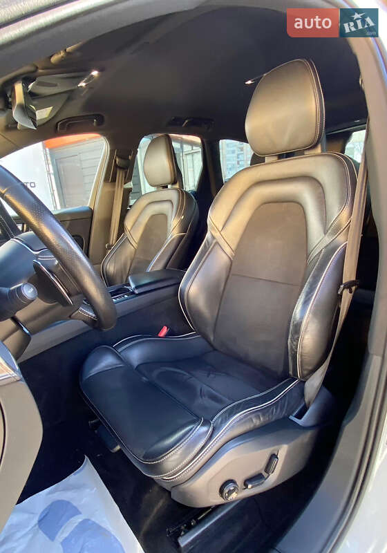 Внедорожник / Кроссовер Volvo XC60 2018 в Ровно