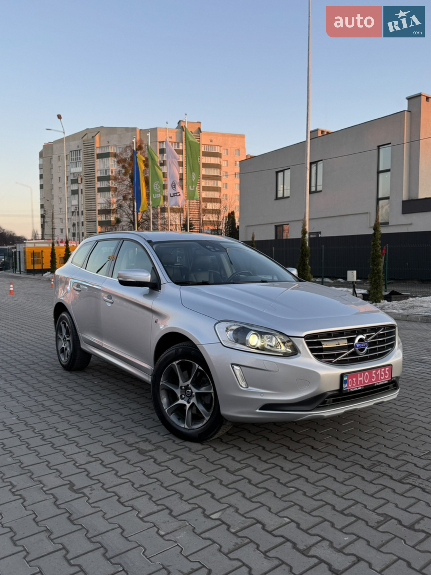 2017 Volvo XC60 - фото 1