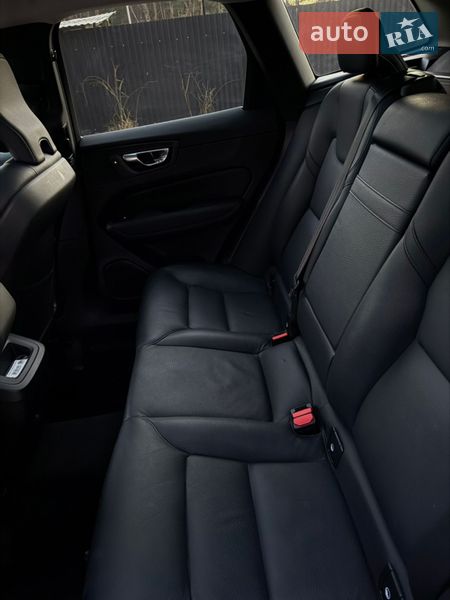 Позашляховик / Кросовер Volvo XC60 2021 в Новояворівську