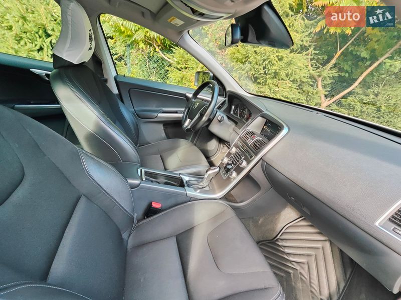 Позашляховик / Кросовер Volvo XC60 2015 в Львові