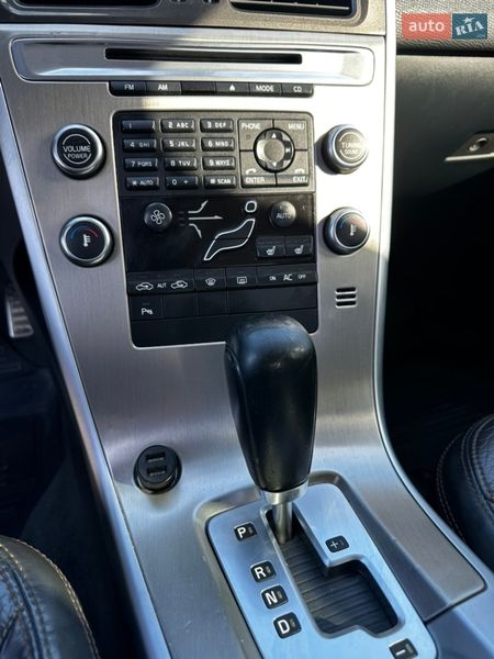 Внедорожник / Кроссовер Volvo XC60 2010 в Нововолынске