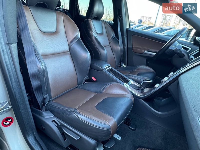 Внедорожник / Кроссовер Volvo XC60 2017 в Киеве