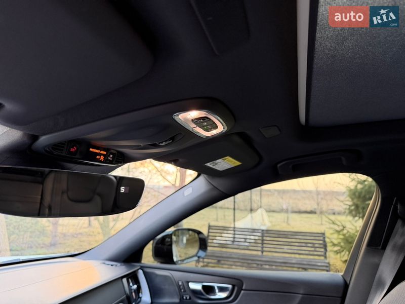 Внедорожник / Кроссовер Volvo XC60 2019 в Львове