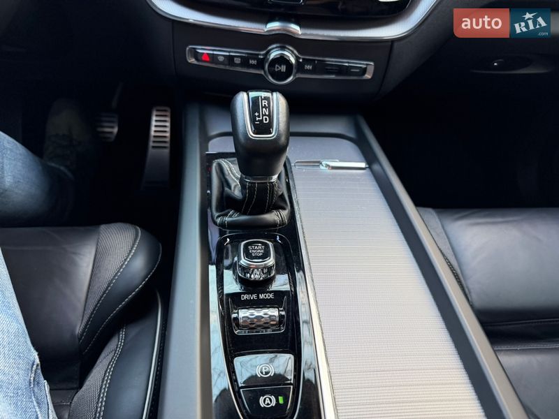 Внедорожник / Кроссовер Volvo XC60 2019 в Львове