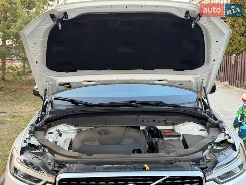 Внедорожник / Кроссовер Volvo XC60 2019 в Львове