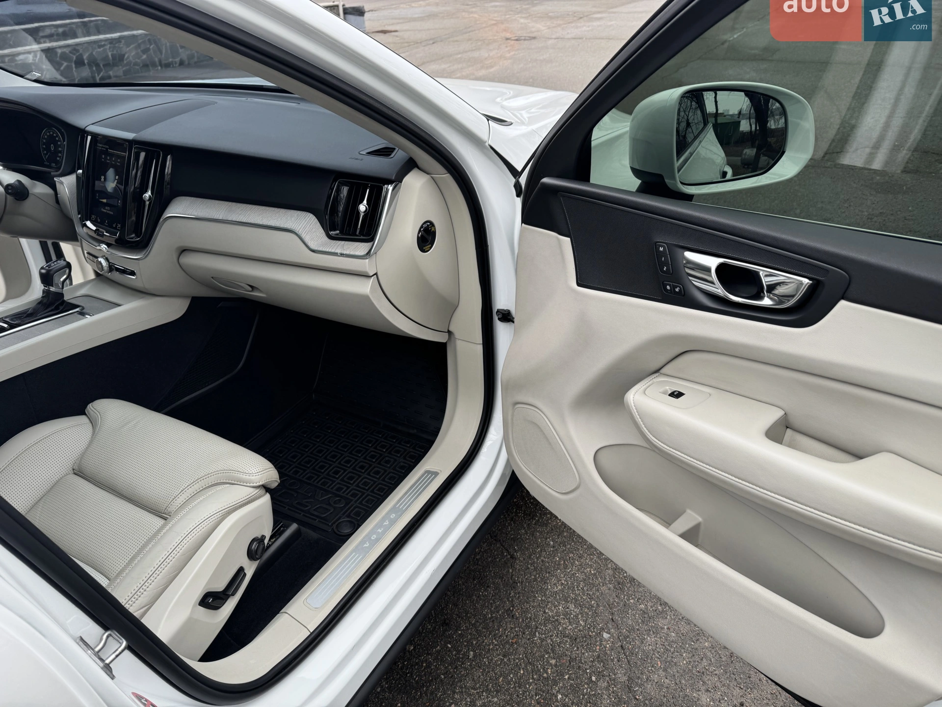 2017 Volvo XC60 - мініатюра 19