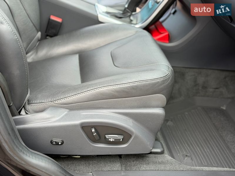 Внедорожник / Кроссовер Volvo XC60 2016 в Ровно фото 48 Внедорожник / Кроссовер Volvo XC60 2016 в Ровно