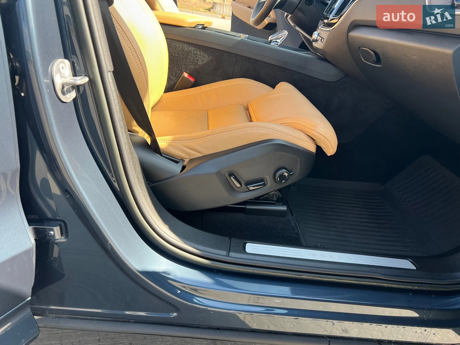 2023 Volvo XC60 - мініатюра 18