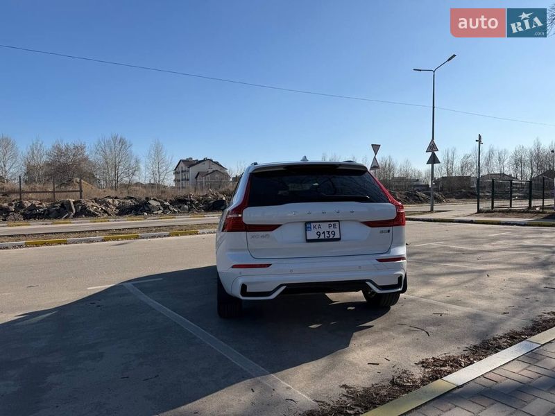 Внедорожник / Кроссовер Volvo XC60 2024 в Киеве