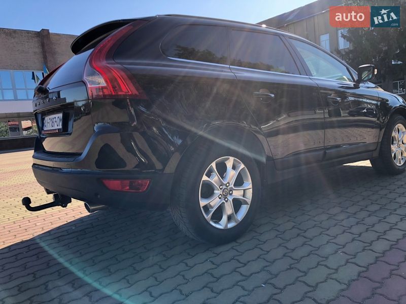 Внедорожник / Кроссовер Volvo XC60 2010 в Киеве