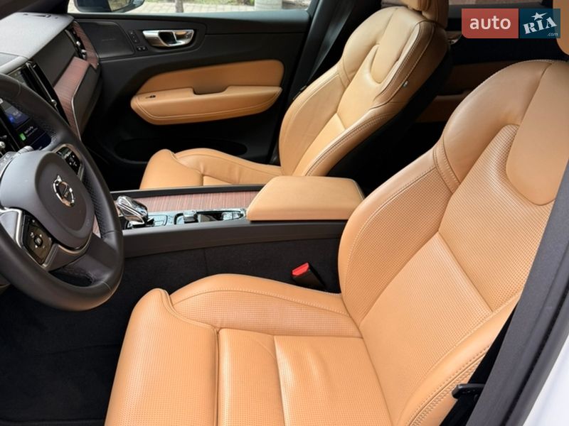 Позашляховик / Кросовер Volvo XC60 2022 в Києві