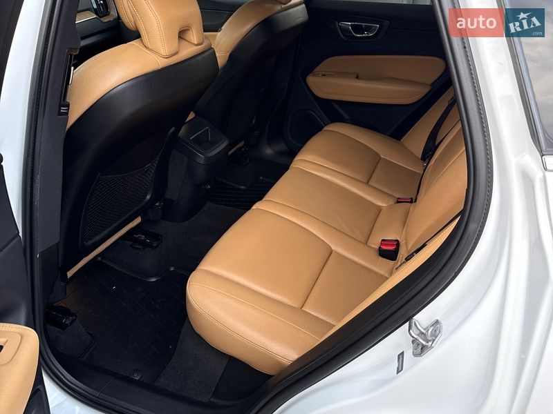 Внедорожник / Кроссовер Volvo XC60 2018 в Черновцах