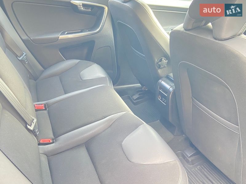 Позашляховик / Кросовер Volvo XC60 2013 в Львові фото 9 Позашляховик / Кросовер Volvo XC60 2013 в Львові