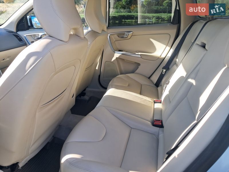 Внедорожник / Кроссовер Volvo XC60 2014 в Львове фото 11 Внедорожник / Кроссовер Volvo XC60 2014 в Львове