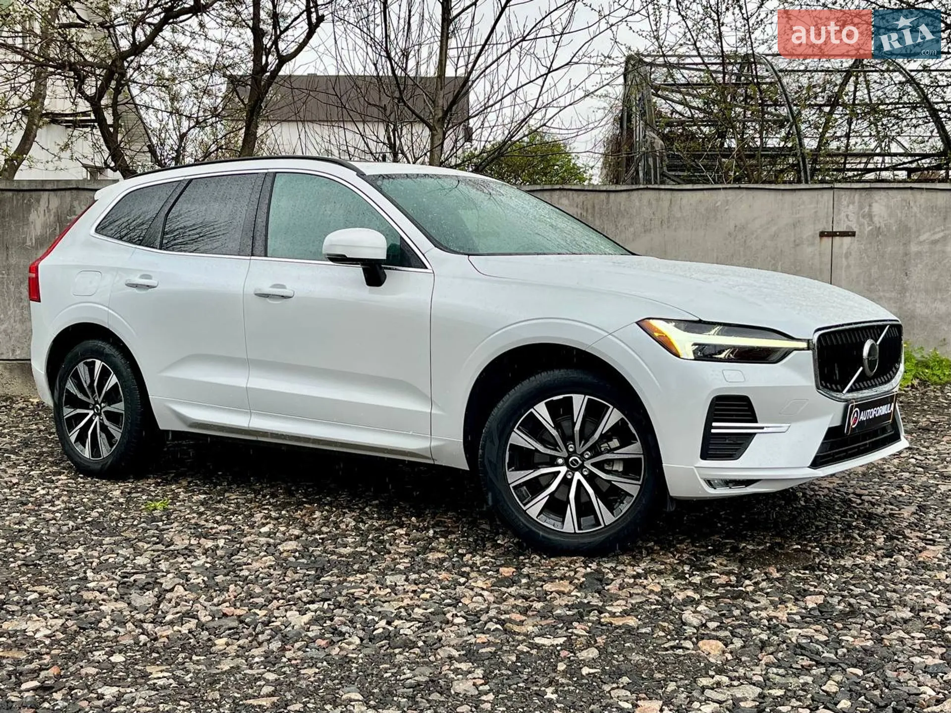 2022 Volvo XC60 - фото 1