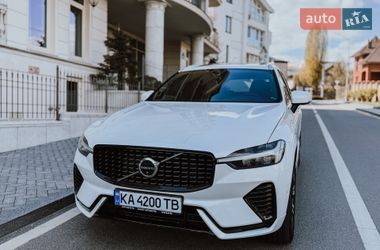 Внедорожник / Кроссовер Volvo XC60 2022 в Киеве