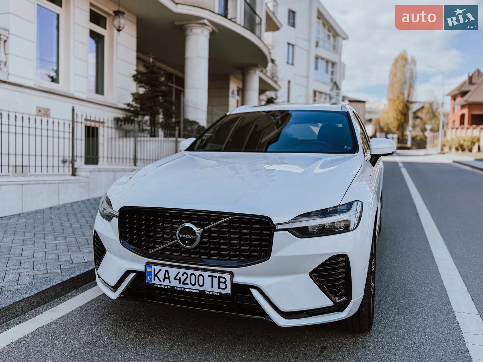 2022 Volvo XC60 - фото 1