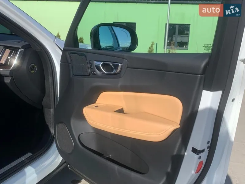 Volvo XC60 2023 VIN YV1UZK5V1P1322524 фото оголошення 18 з 75