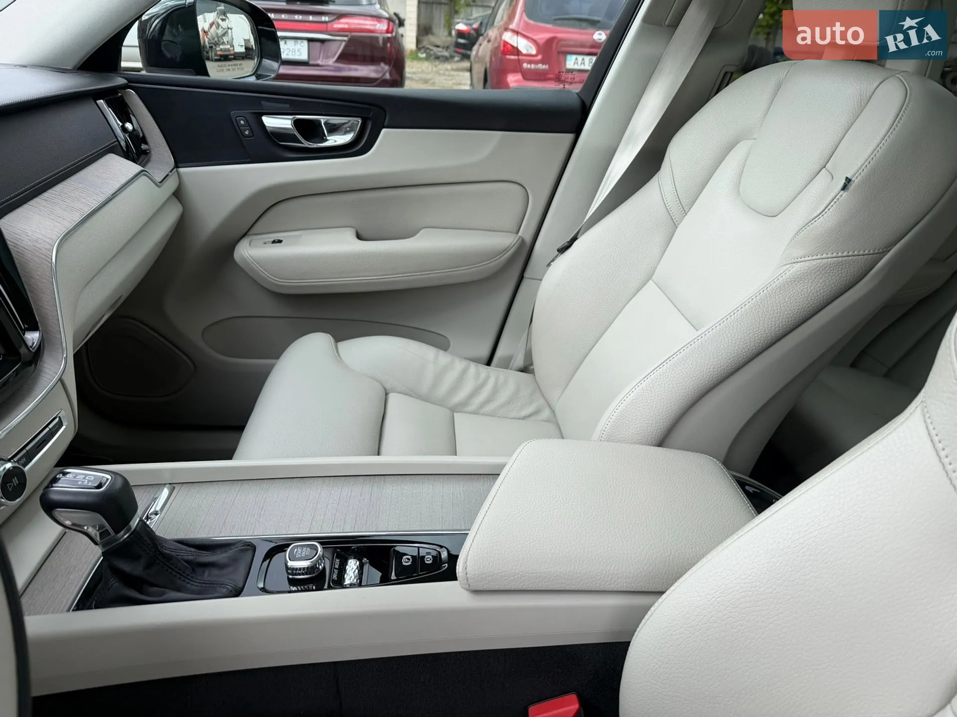 2017 Volvo XC60 - мініатюра 16