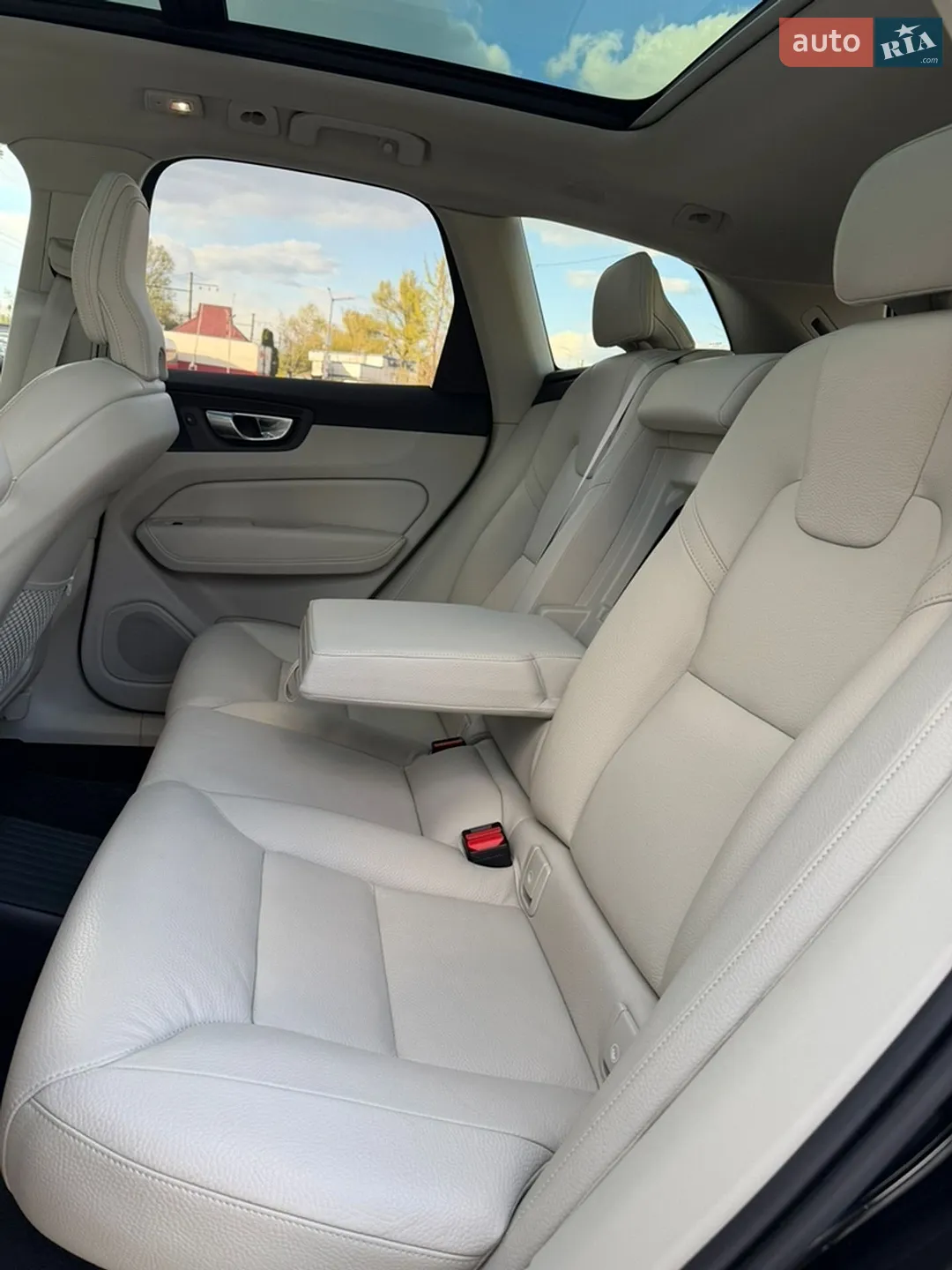 2024 Volvo XC60 - мініатюра 25