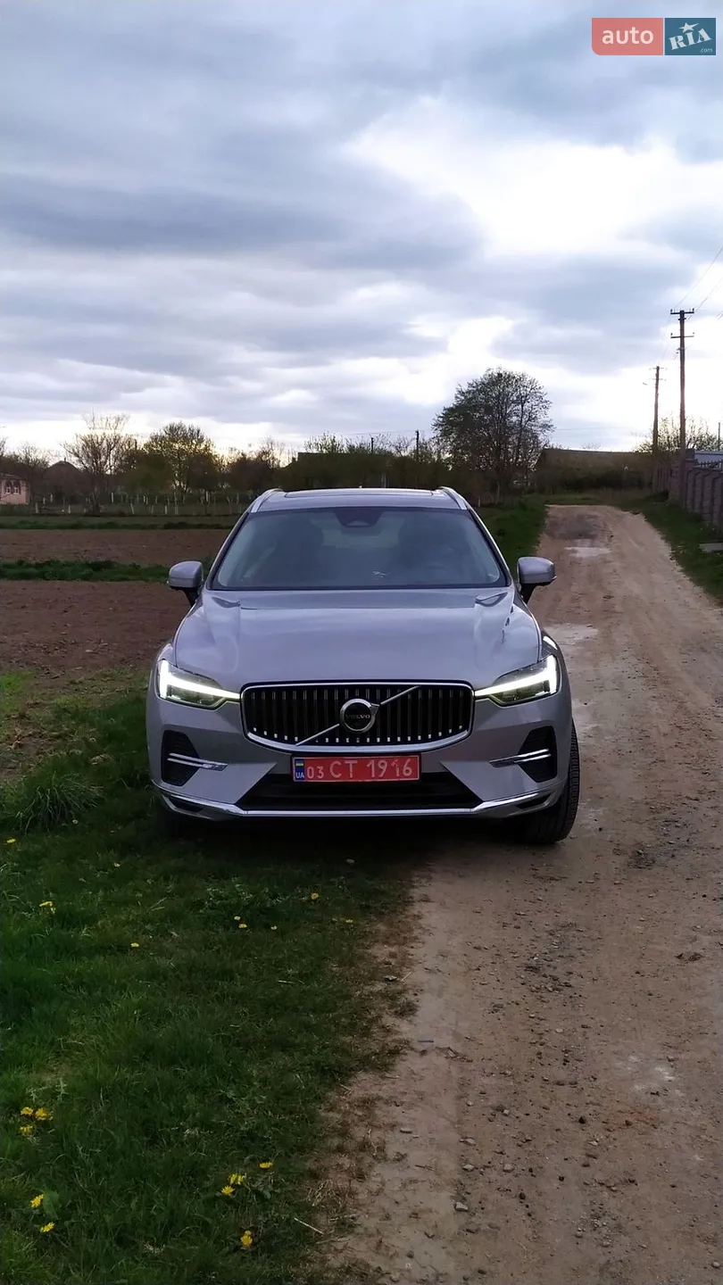 2022 Volvo XC60 - фото 1