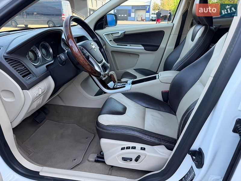 Внедорожник / Кроссовер Volvo XC60 2012 в Ровно