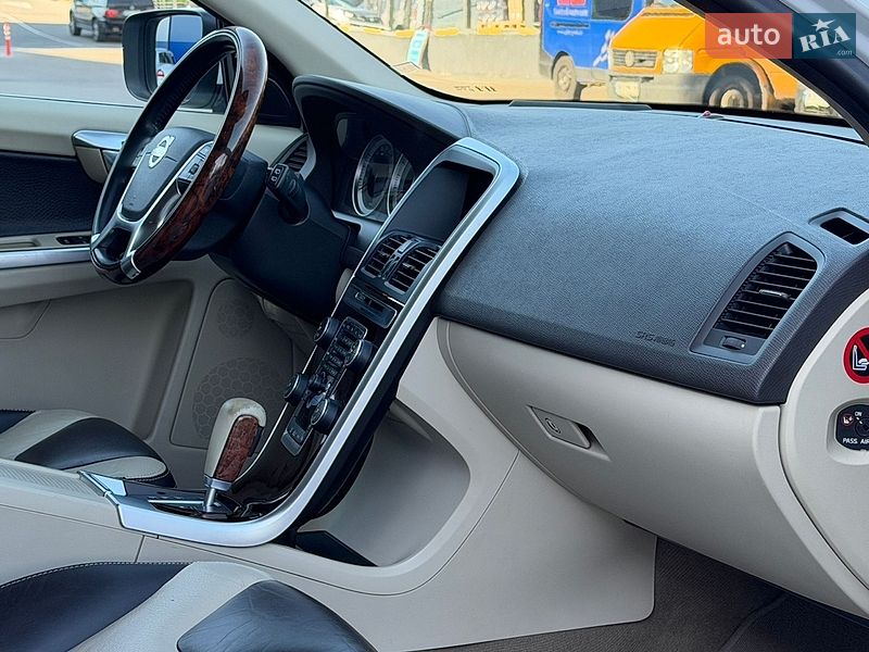 Внедорожник / Кроссовер Volvo XC60 2012 в Ровно