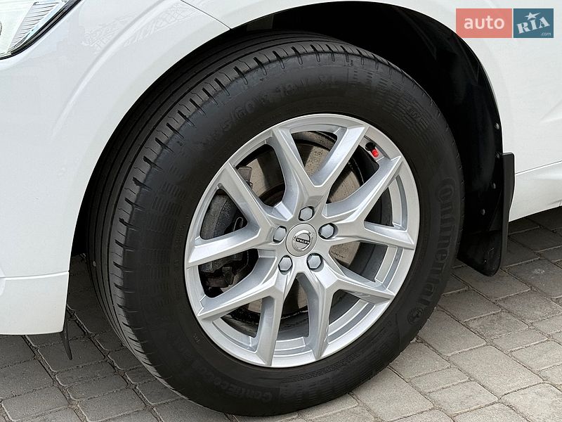 Внедорожник / Кроссовер Volvo XC60 2019 в Ровно