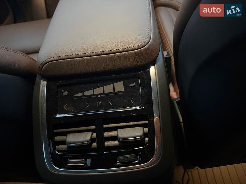 Внедорожник / Кроссовер Volvo XC60 2023 в Виннице